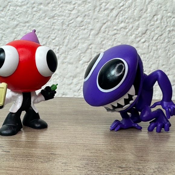 Roblox Rainbow Friends Series 1 Mini Figure Red Monster & Purple - Picture 1 of 3